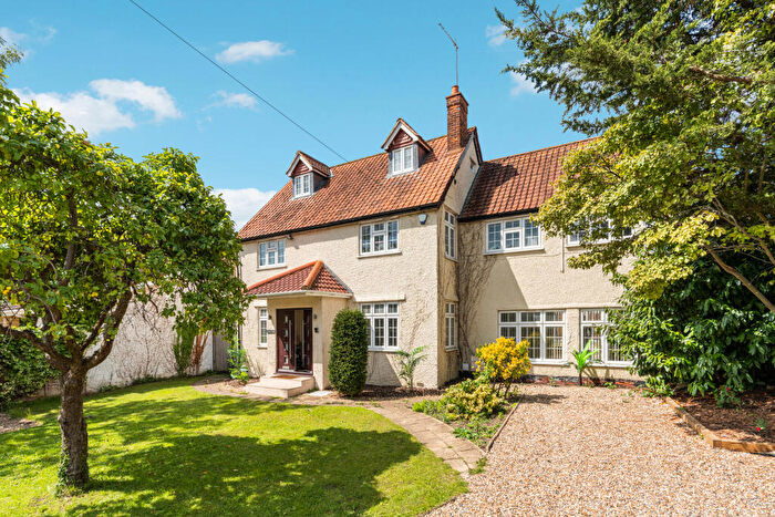 6 Bedroom Detached House For Sale In Wexham Street, Slough, SL3