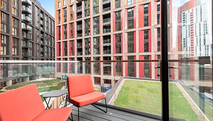 1 Bedroom Flat To Rent In Thornes House, Nine Elms, London, SW11
