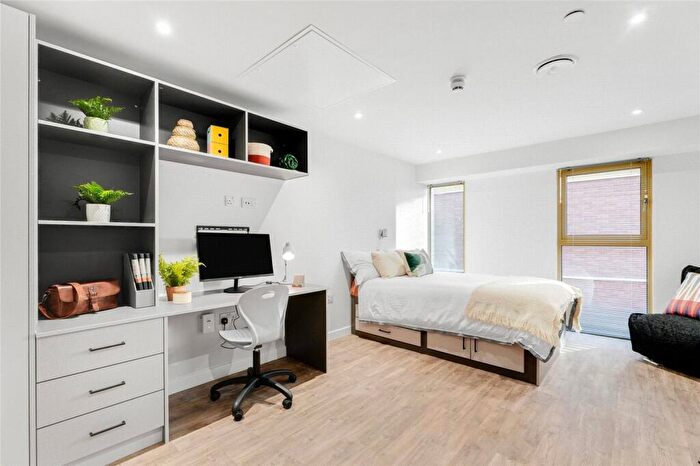 1 Bedroom Flat To Rent In College Street, Northampton, West Northamptonshire, NN1