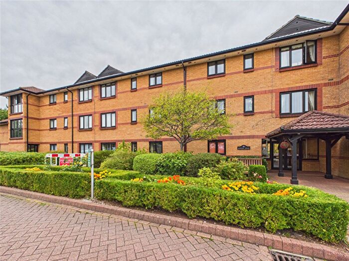 1 Bedroom Flat For Sale In Cloverdale Drive, Longwell Green, Bristol, BS30