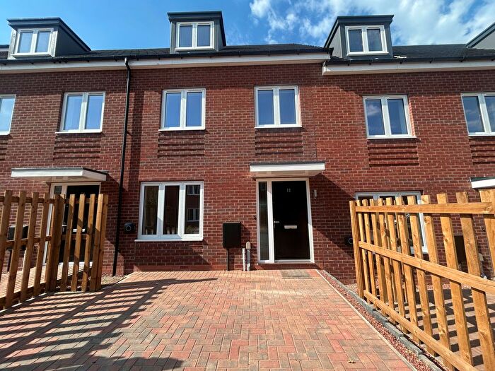 3 Bedroom Property To Rent In Brass Lane, Birmingham, B16