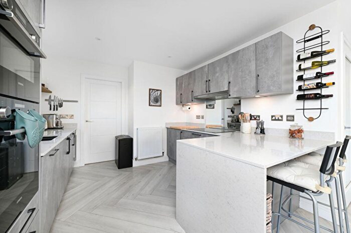 4 Bedroom Detached House For Sale In Beaton Drive, Winchburgh, EH52