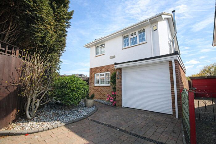 4 Bedroom Detached House For Sale In Scotter Square, Bishopstoke, Eastleigh, SO50