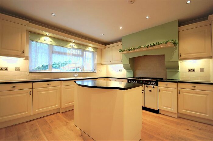 3 Bedroom Semi-Detached Bungalow To Rent In Kingsend, Ruislip, HA4