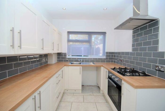 1 Bedroom Flat To Rent In Cranleigh Drive, Leigh-On-Sea, SS9