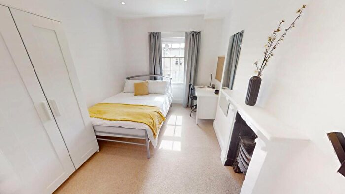 6 Bedroom Apartment To Rent In Oakfield Place, Clifton, BS8