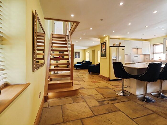 3 Bedroom Mews For Sale In Brickyard, Porthcawl, CF36