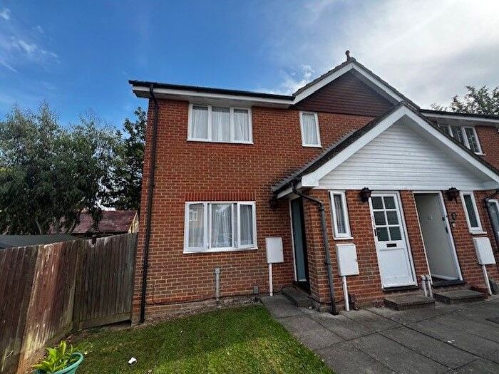2 Bedroom Property To Rent In Wilson Avenue, Rochester, ME1