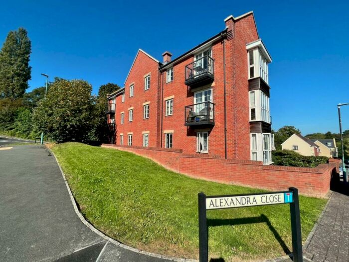 2 Bedroom Apartment To Rent In Alexandra Close, Cam, Dursley, GL11