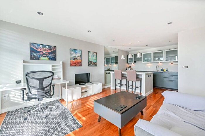 1 Bedroom Flat To Rent In Upper Richmond Road, East Putney, London, SW15