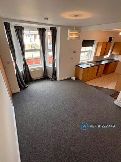 1 Bedroom Flat To Rent In Trent Road, Beeston, Nottingham, NG9