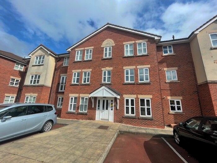 2 Bedroom Flat To Rent In Ladybower Close, Upton, Wirral, CH49