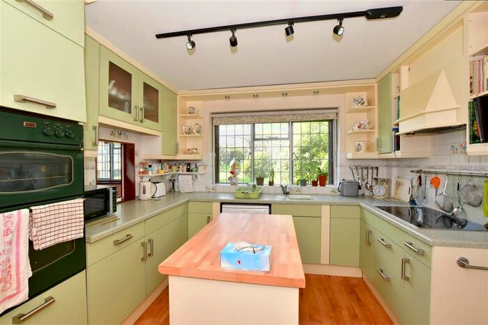 4 Bedroom Detached House For Sale In Rogers Rough Road, Kilndown, Cranbrook, Kent, TN17