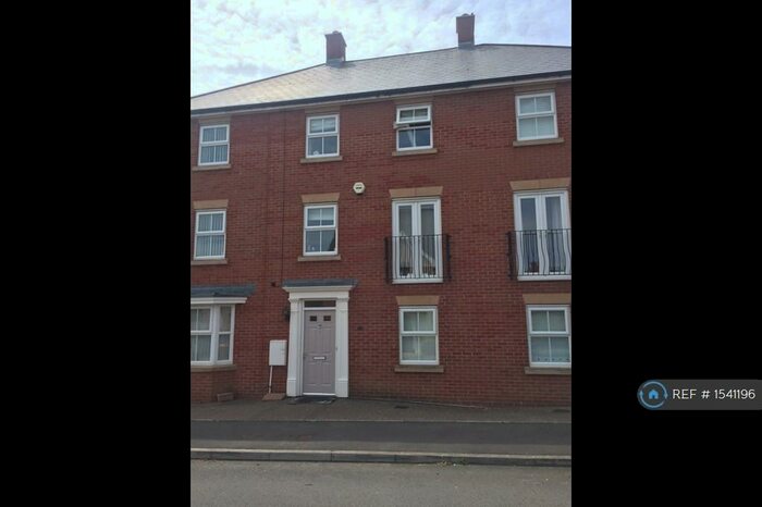 3 Bedroom Terraced House To Rent In Cae Canol, Penarth, CF64