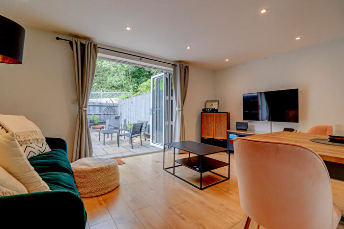 2 Bedroom Apartment For Sale In The Avenue, Amersham, Buckinghamshire, HP7