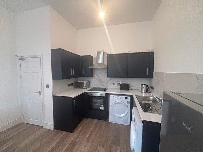 2 Bedroom Flat To Rent In Loughborough Road, Nottingham, NG2