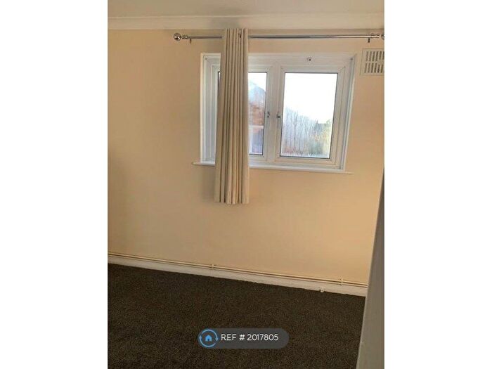 2 Bedroom Flat To Rent In Rodwell Close, Ruislip, HA4