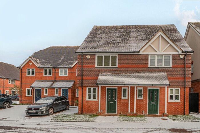 2 Bedroom Semi Detached House For Sale In Danesfield Gardens, Twyford, Reading, Berkshire, RG10