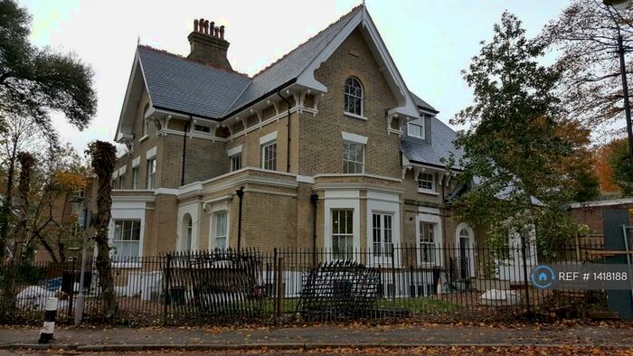 4 Bedroom Flat To Rent In Fox Hill, London, SE19