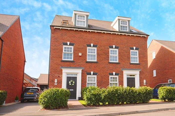 4 Bedroom Semi-Detached House To Rent In Cullis Drive, Doseley, Telford, TF4