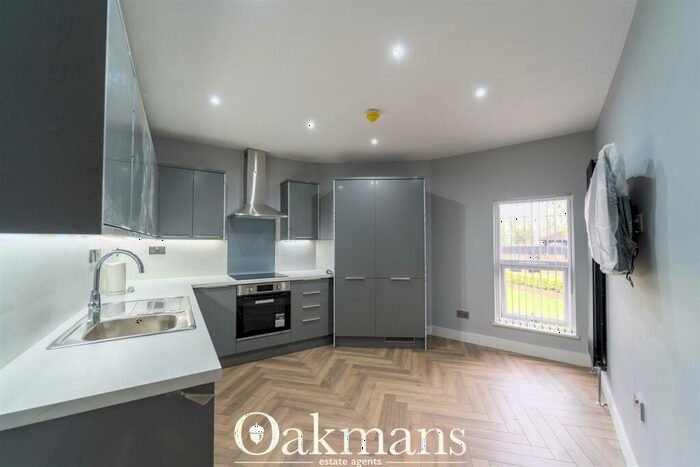 3 Bedroom Maisonette To Rent In Raddlebarn Road, Selly Oak, B29