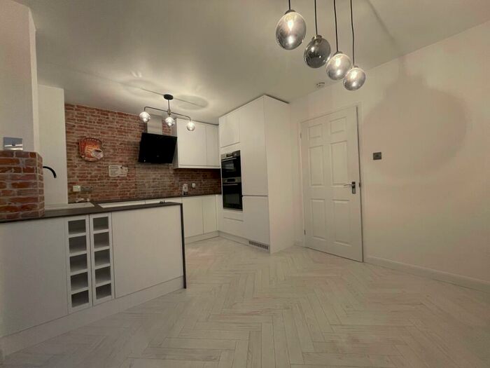 3 Bedroom House To Rent In Airedale Close, Norwich, NR3