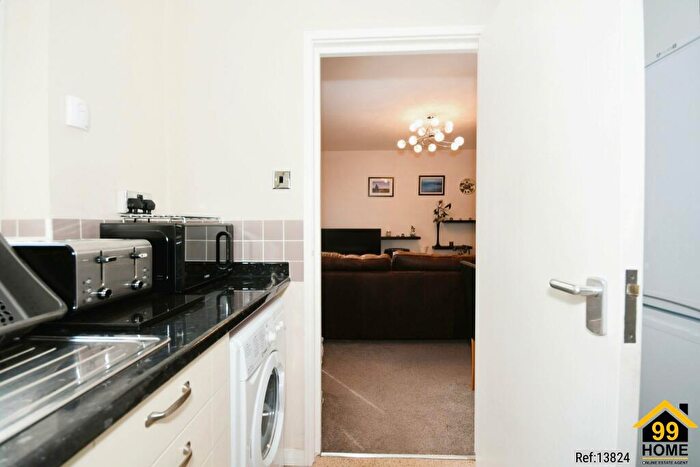 2 Bedroom Apartment For Sale In Southcroft, Buxton, Derbyshire, SK17