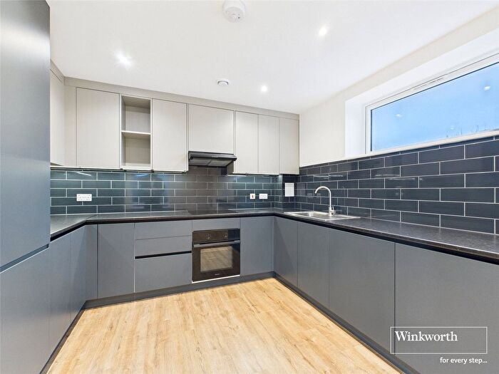 3 Bedroom Flat To Rent In Southampton Street, Reading, Berkshire, RG1