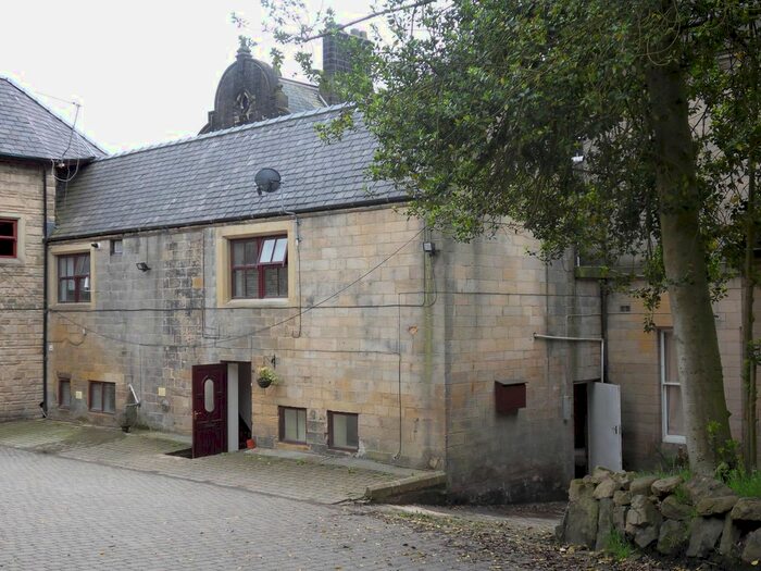 1 Bedroom Flat To Rent In Woodleigh Hall Mews, Rawdon, Leeds, West Yorkshire, Uk, LS19