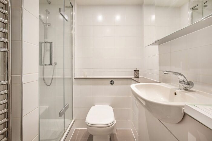 1 Bedroom Flat To Rent In Fouberts Place, Carnaby, W1F