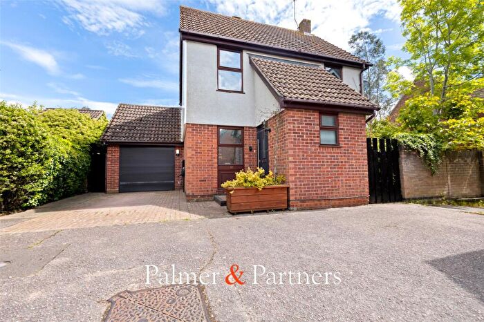 3 Bedroom Detached House For Sale In Bluebell Way, Colchester, Essex, CO4