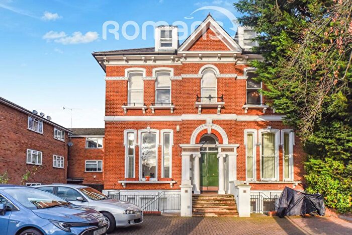 2 Bedroom Flat To Rent In Osborne Road, Windsor, SL4