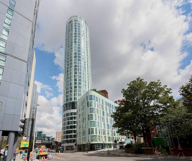 1 Bedroom Flat For Sale In Wandsworth Road, Lambeth, SW8