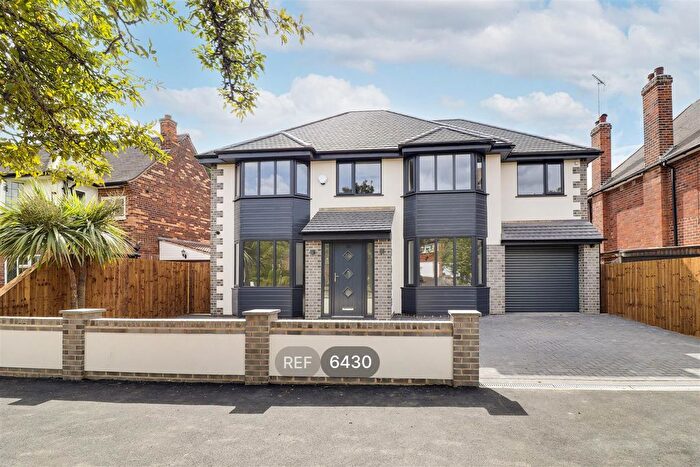 5 Bedroom Detached House To Rent In Wollaton Vale, Wollaton, Nottingham, NG8