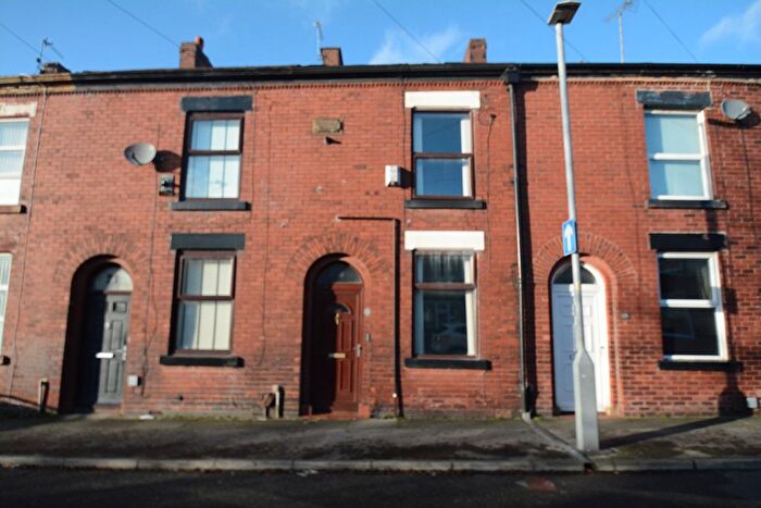 1 Bedroom Terraced House For Sale In High Street, Droylsden, M43