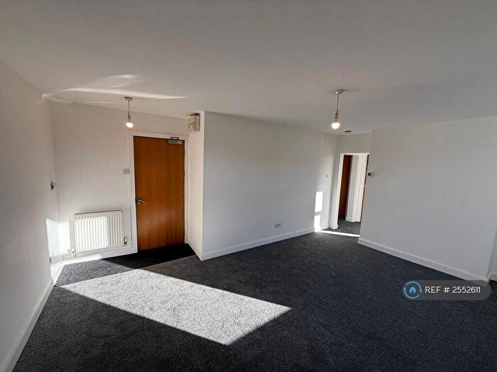 2 Bedroom Flat To Rent In Market Street, Hyde, SK14