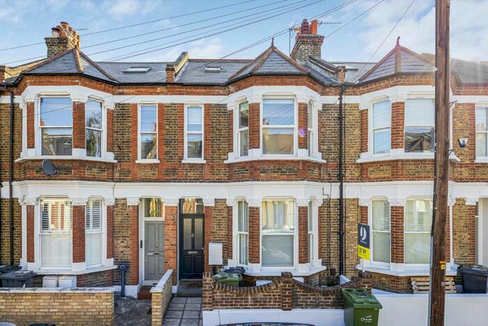 4 Bedroom Flat To Rent In Hubert Grove, London, SW9