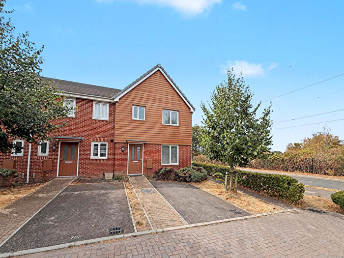3 Bedroom End Of Terrace House To Rent In Rainbow Gardens, Dartford, DA1