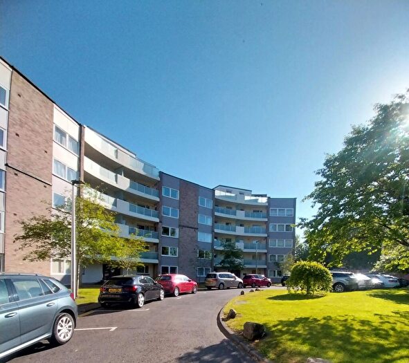 3 Bedroom Flat To Rent In Barnton Court, Edinburgh, Midlothian, EH4