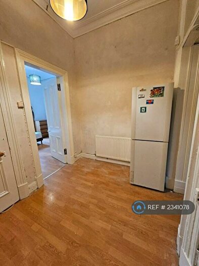 2 Bedroom Flat To Rent In Cowan Street, Glasgow, G12