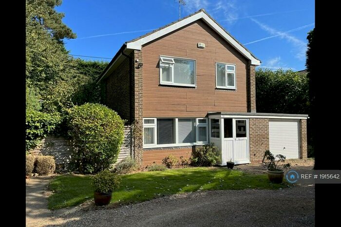 3 Bedroom Detached House To Rent In Bishops Road, Farnham, GU9