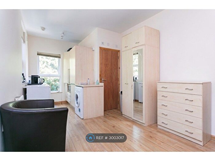 Studio To Rent In Rufford St, London, N1