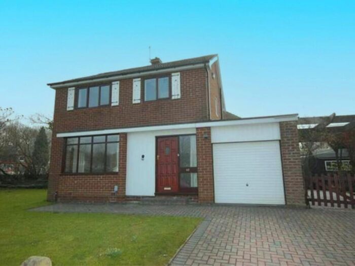 3 Bedroom Detached House To Rent In Waterloo Road, Huddersfield, HD5