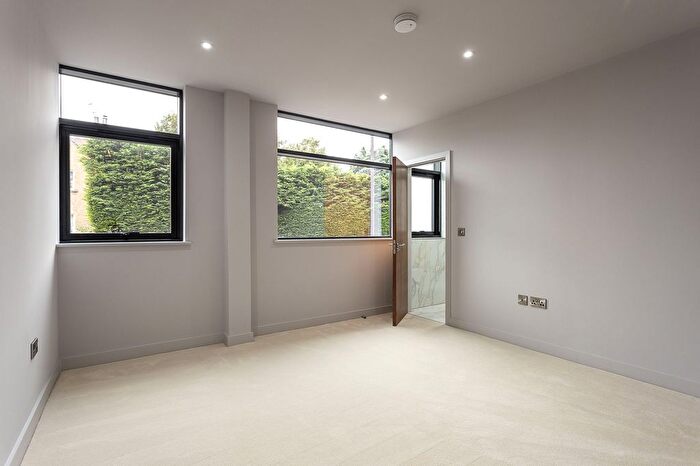 2 Bedroom Flat For Sale In Pool Road, Pool In Wharfedale, LS21