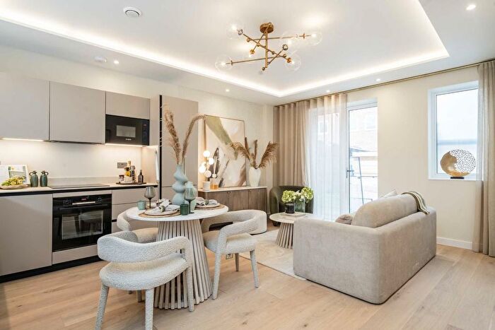 1 Bedroom Flat For Sale In Warwick Road, Ealing, W5