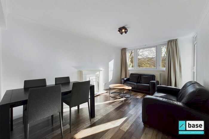 3 Bedroom Flat To Rent In President House, King Square, Clerkenwell, EC1V