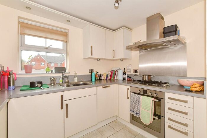 2 Bedroom Apartment For Sale In Fitzroy Place, Reigate, Surrey, RH2