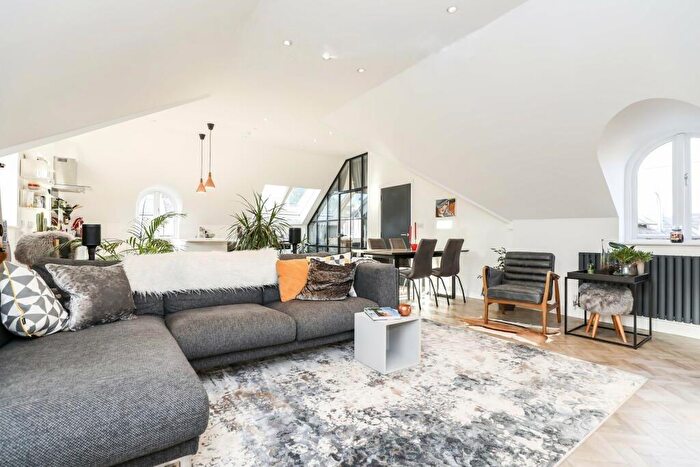 2 Bedroom Apartment For Sale In Morton Street, Leamington Spa, CV32