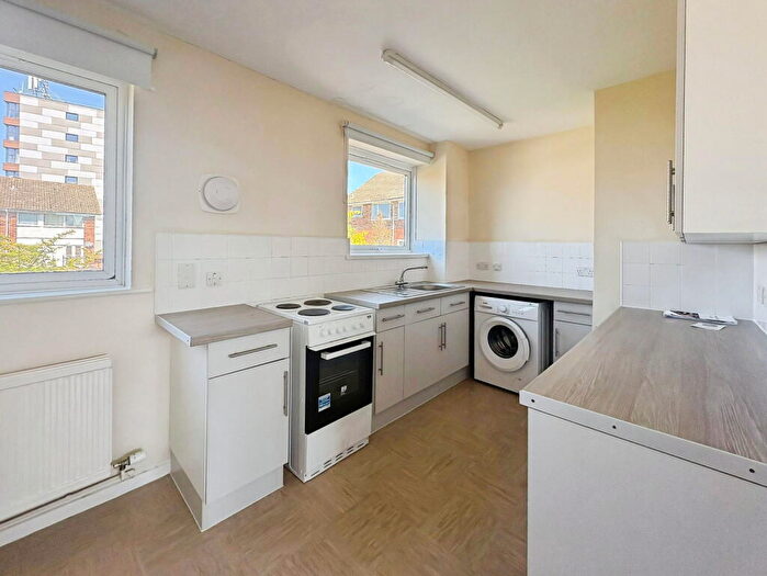 2 Bedroom Maisonette For Sale In Goldsel Road, Swanley, BR8
