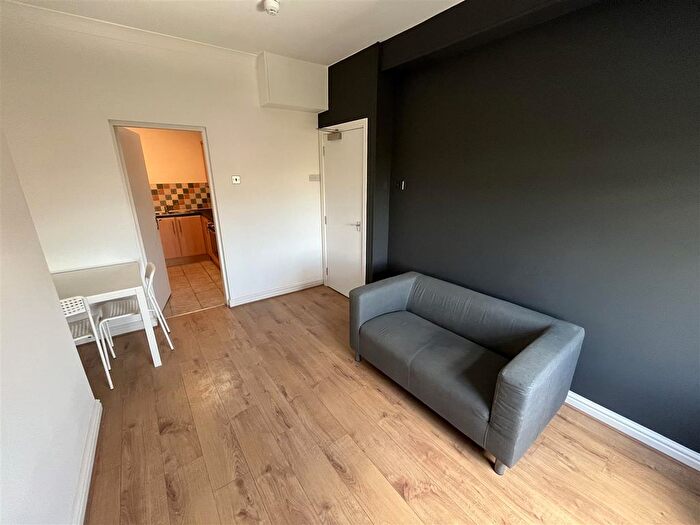 1 Bedroom Flat To Rent In Sandy Grove, Salford, M6